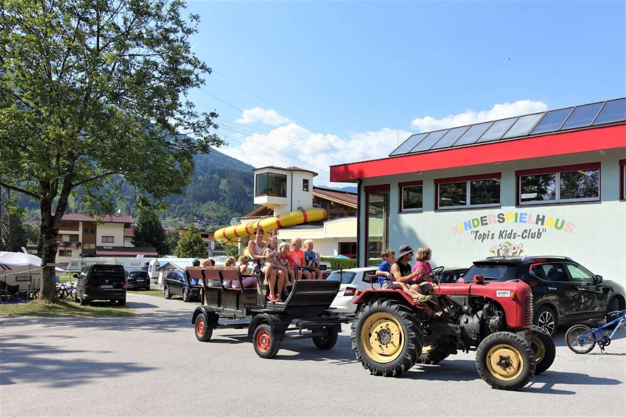 Mountainview Lodge - Chalet Im Zillertal Direkt Am 5 Sterne Campingplatz Aufenfeld Mit Hallenbad Und Sauna Aschau Im Zillertal Bagian luar foto